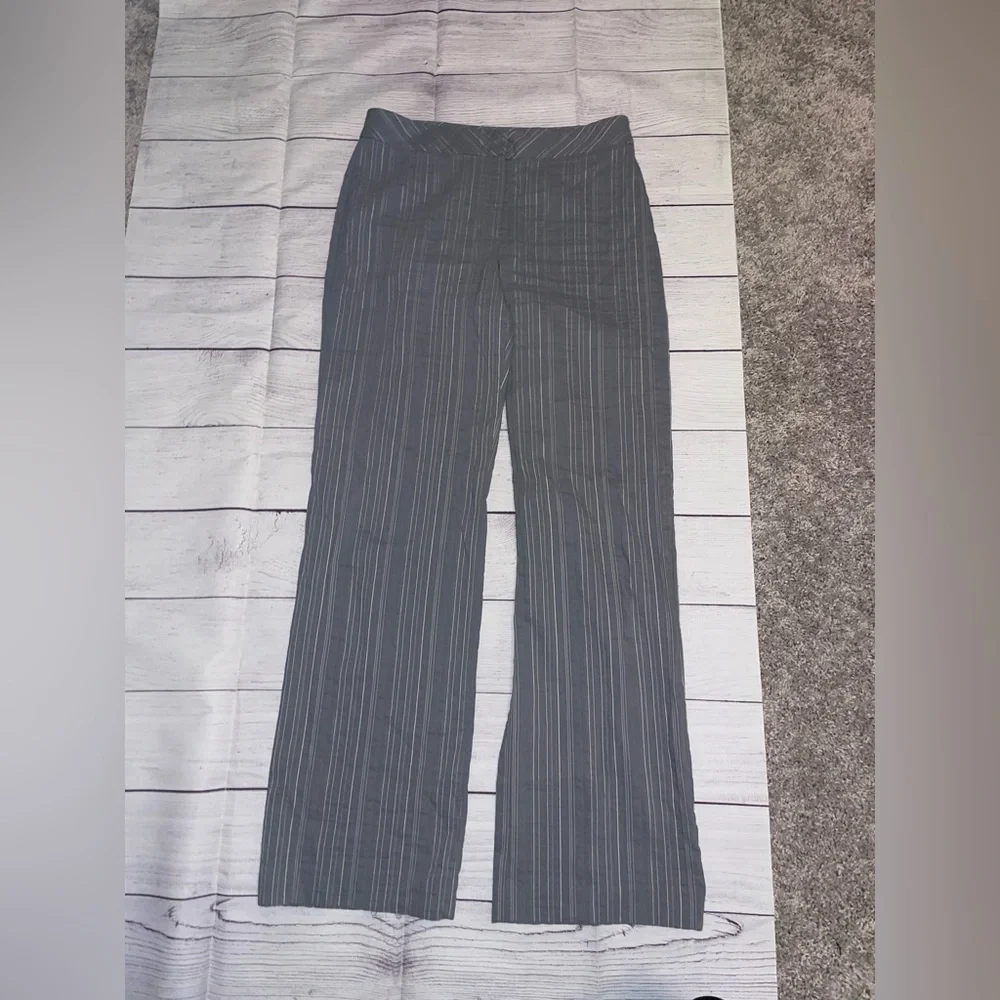 Women's Peace Of Cloth Pants - Picture 3 of 8